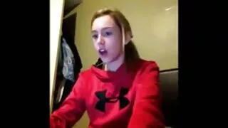 Skromna studentka Głębokie gardło darmowe filmiki sexu nauczyciela i pieprzy się z nim w klasie