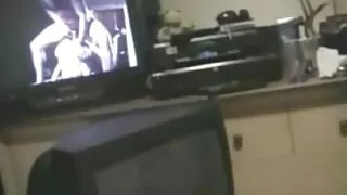 Czarny artysta ćwiczy nie tylko malarstwo, ale także międzyrasowy darmowe filmiki 69 seks z modelkami
